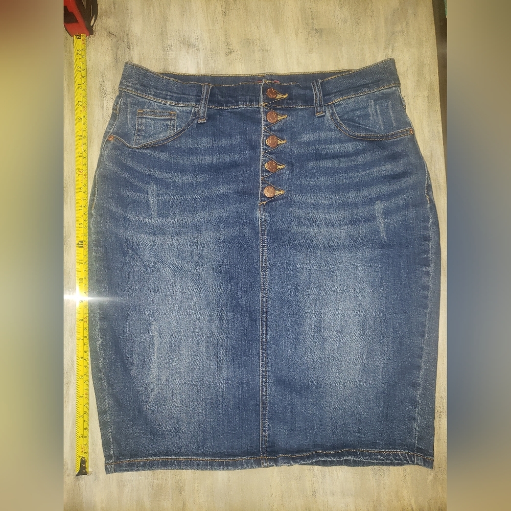 Guess denim skirt